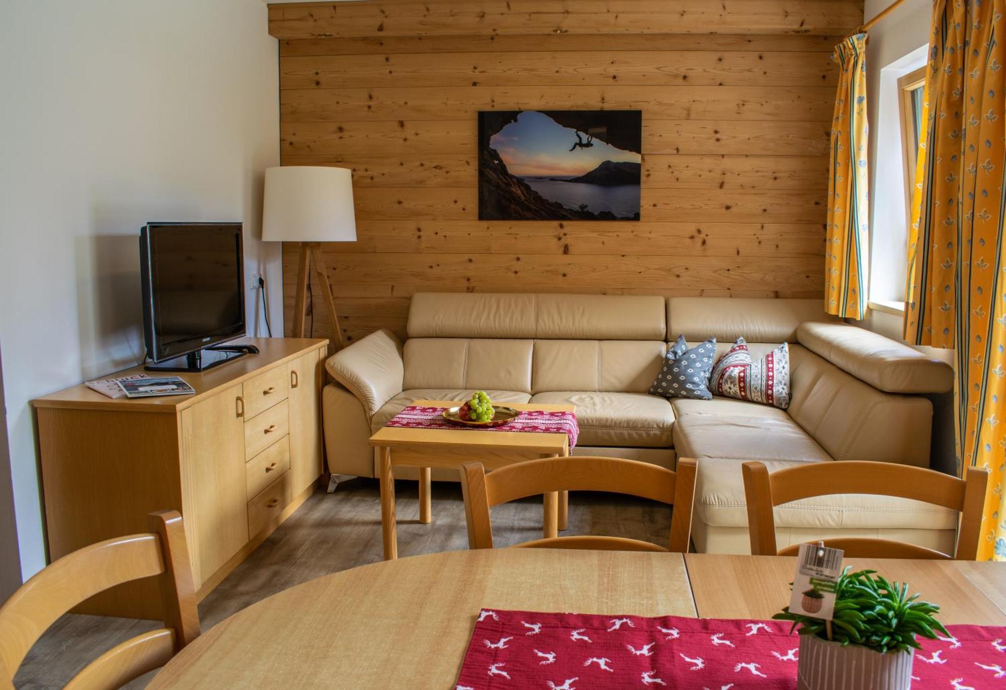 Weinzeit Chalet ケーニヒスライテン エクステリア 写真